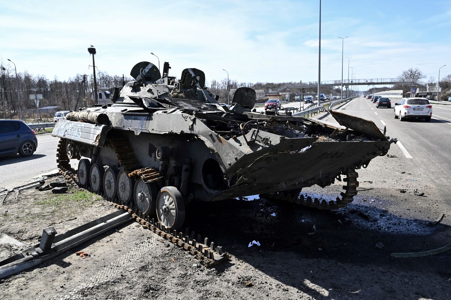 Un carro armato russo distrutto a Kiev&nbsp;