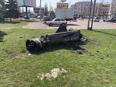 La scritta 'Per i nostri bambini' sul missile che ha colpito Kramatorsk