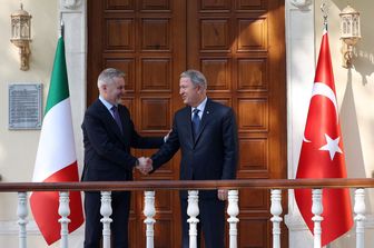 Il ministro della Difesa Lorenzo Guerini e il ministro della difesa turco Hulusi Akar&nbsp;