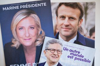 Manifesti elettorali per le presidenziali francesi del 2022