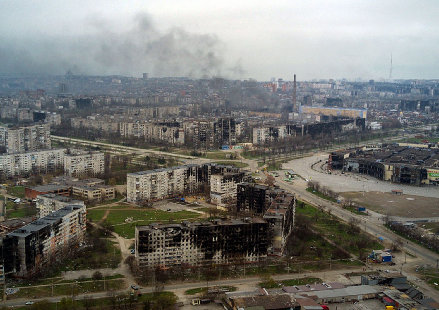 La citt&agrave; di Mariupol, bombardata dai russi