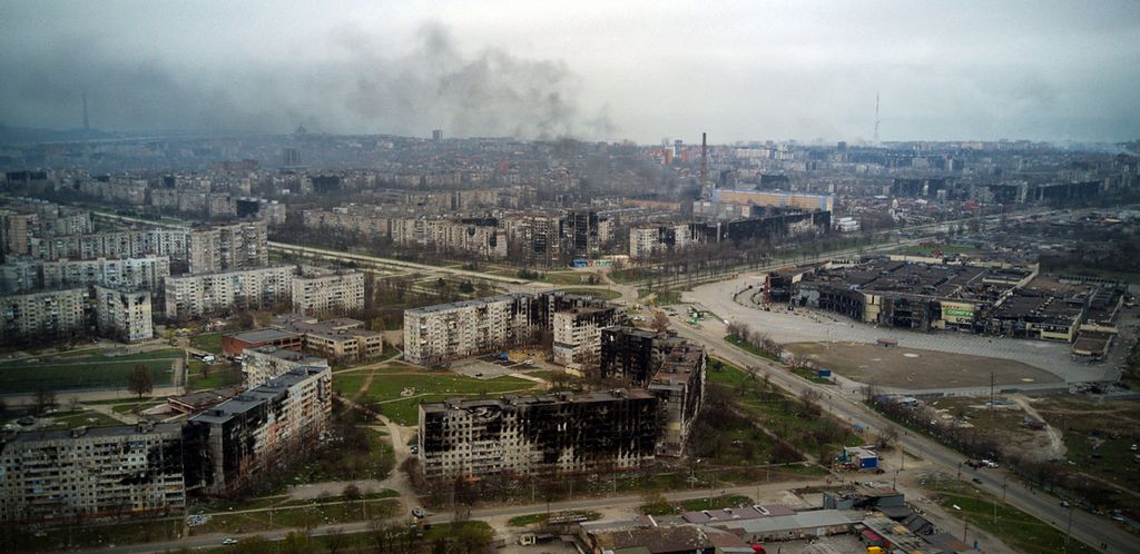 La citt&agrave; di Mariupol, bombardata dai russi