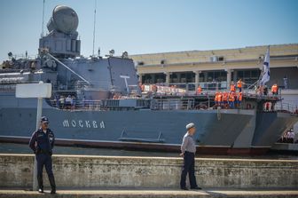 La nave Mosvka in un porto cubano nel 2017