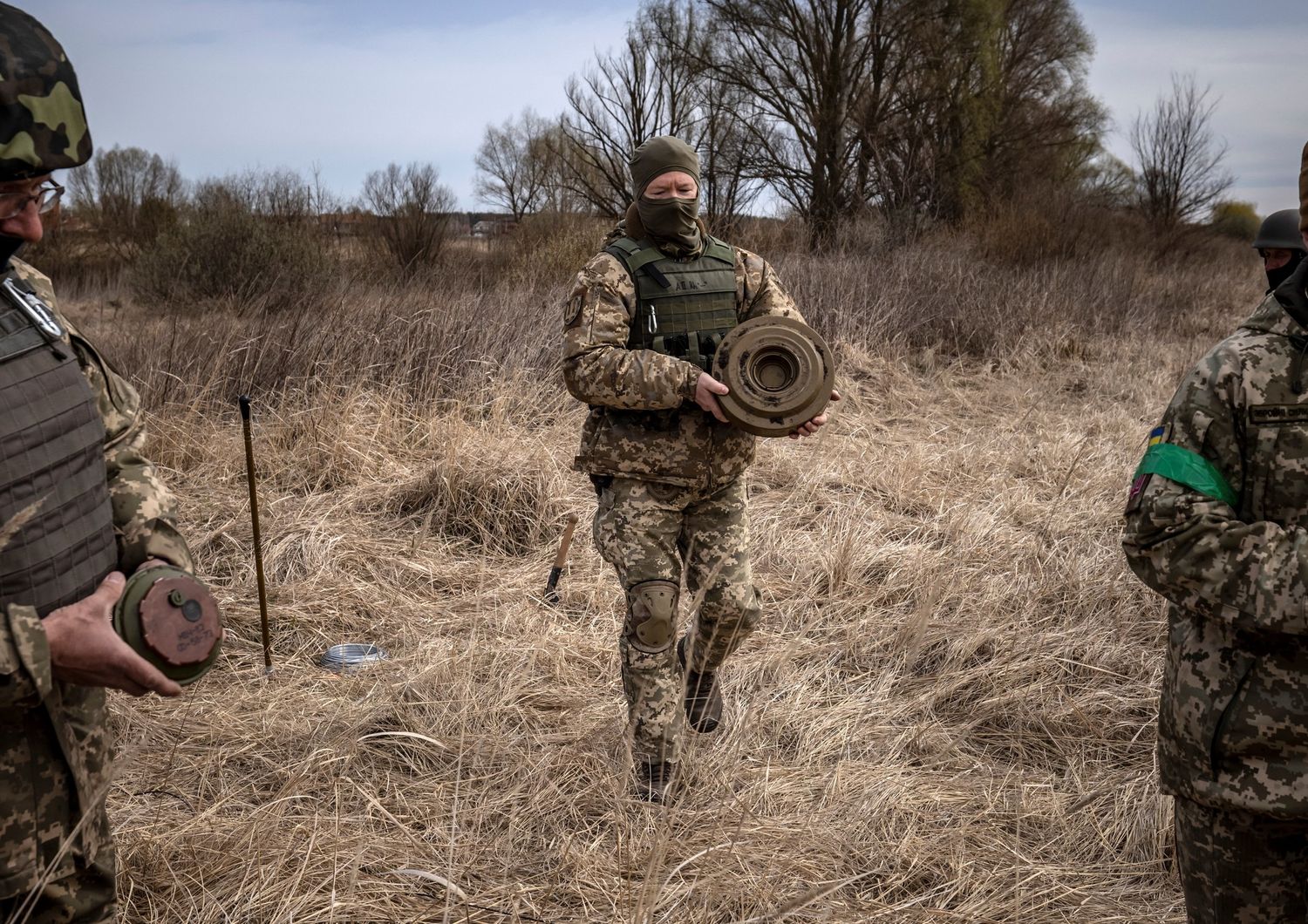 Militari ucraini alle porte di Kiev&nbsp;