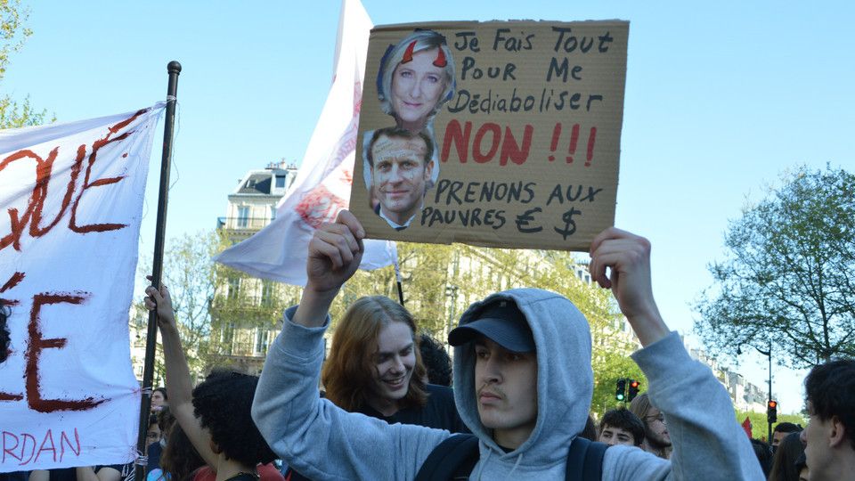 Proteste a Parigi prima del ballottaggio tra Macron e Le Pen