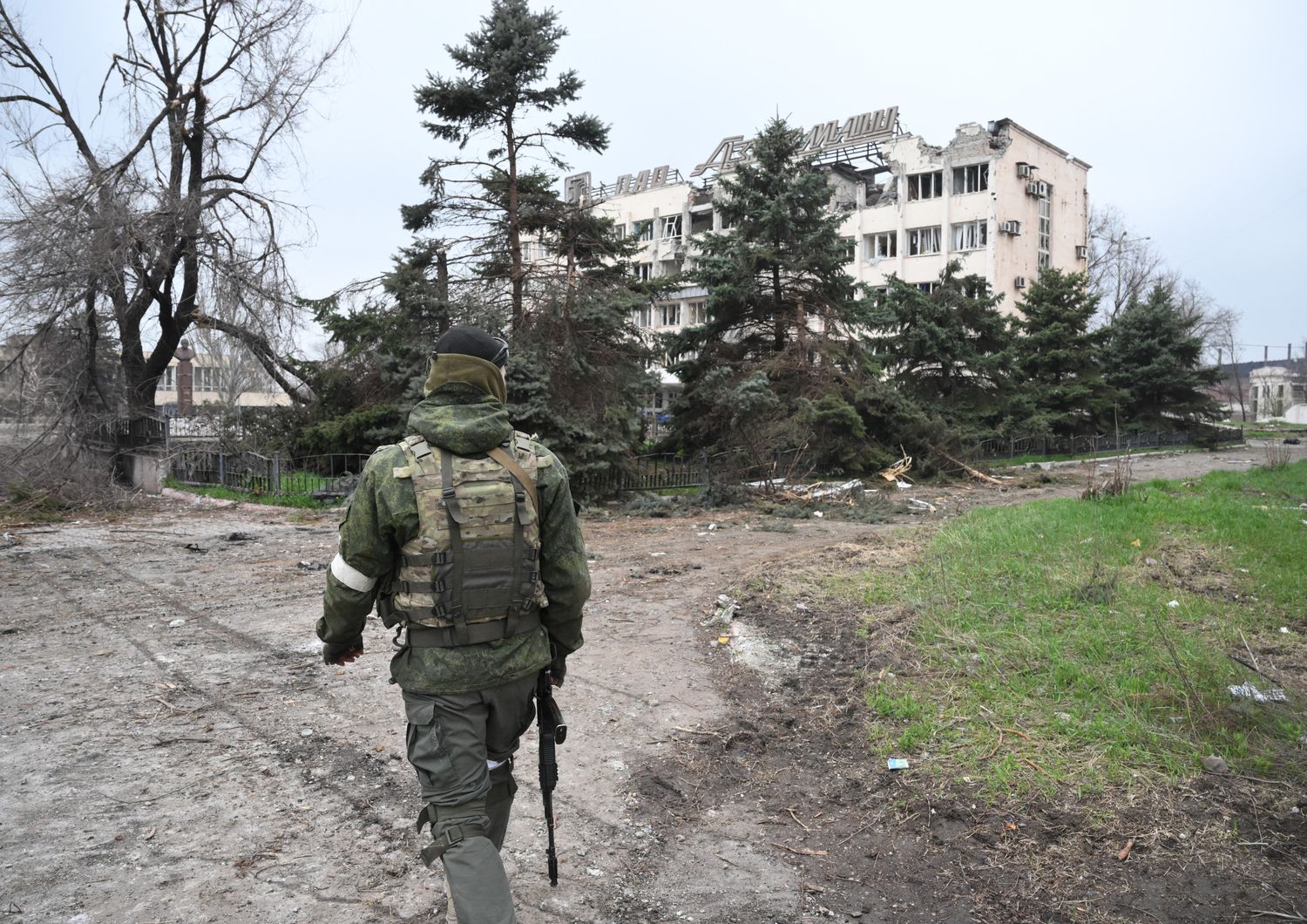 Milizie filo-russe a Mariupol&nbsp;