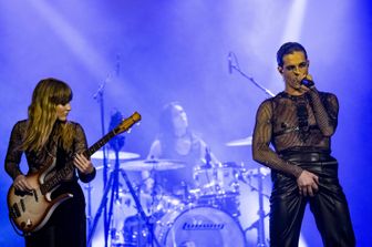 Ucraina: Parlamento Kiev loda Maneskin anti-Putin a Coachella