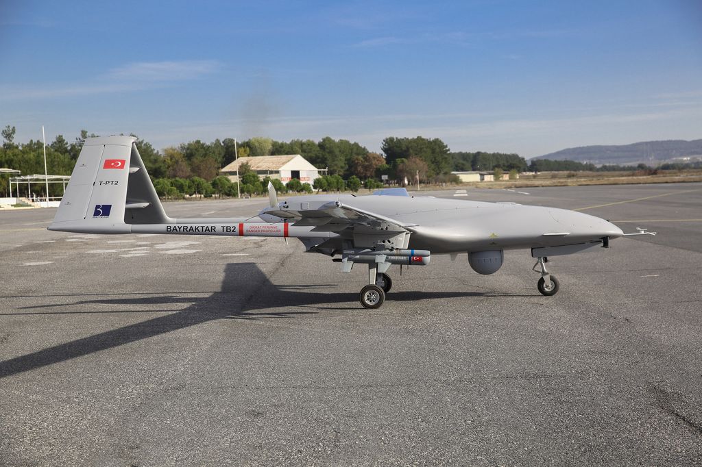 Drone da guerra turco TB2-Bayraktar