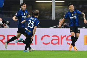 L&rsquo;Inter festeggia un gol nel derby