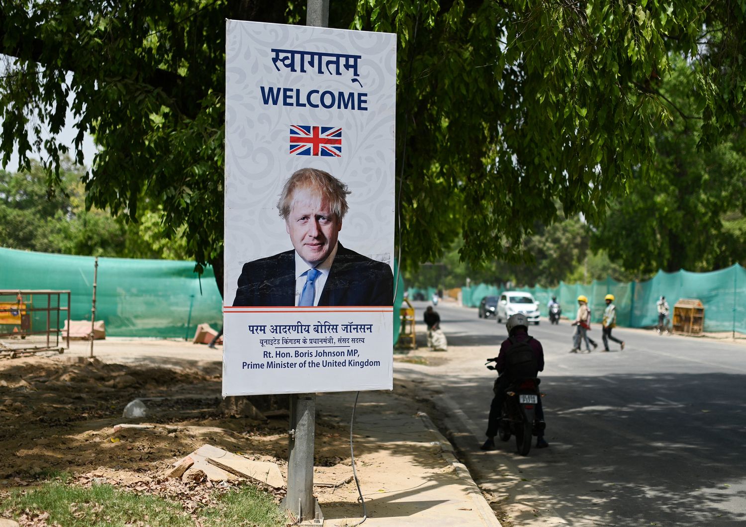 Un manifesto di benvenuto per Boris Johnson in India