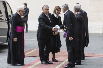 Il premier ungherese Viktor Orban all'arrivo in Vaticano