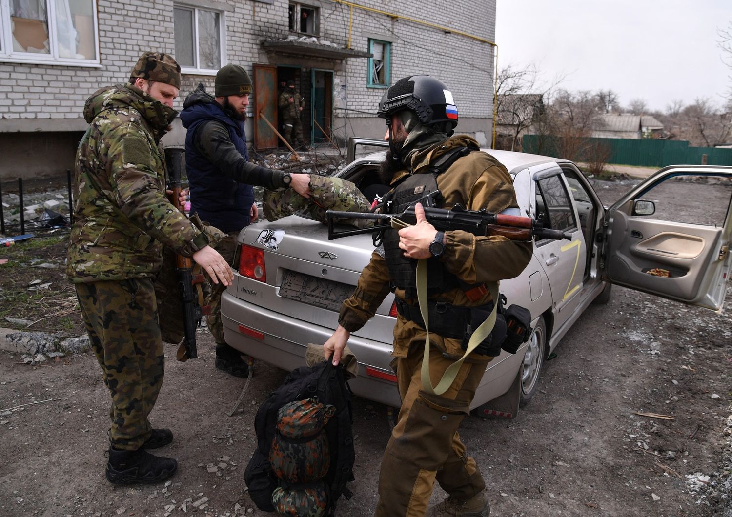 Soldati russi a Popasna, nel Donbass