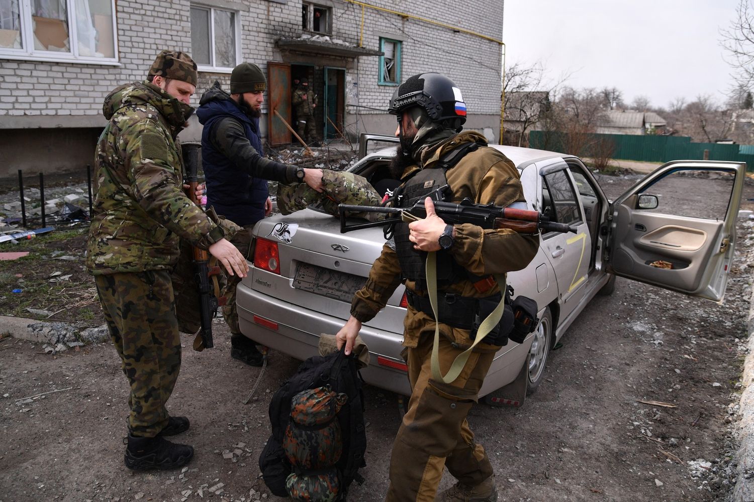 Soldati russi a Popasna, nel Donbass