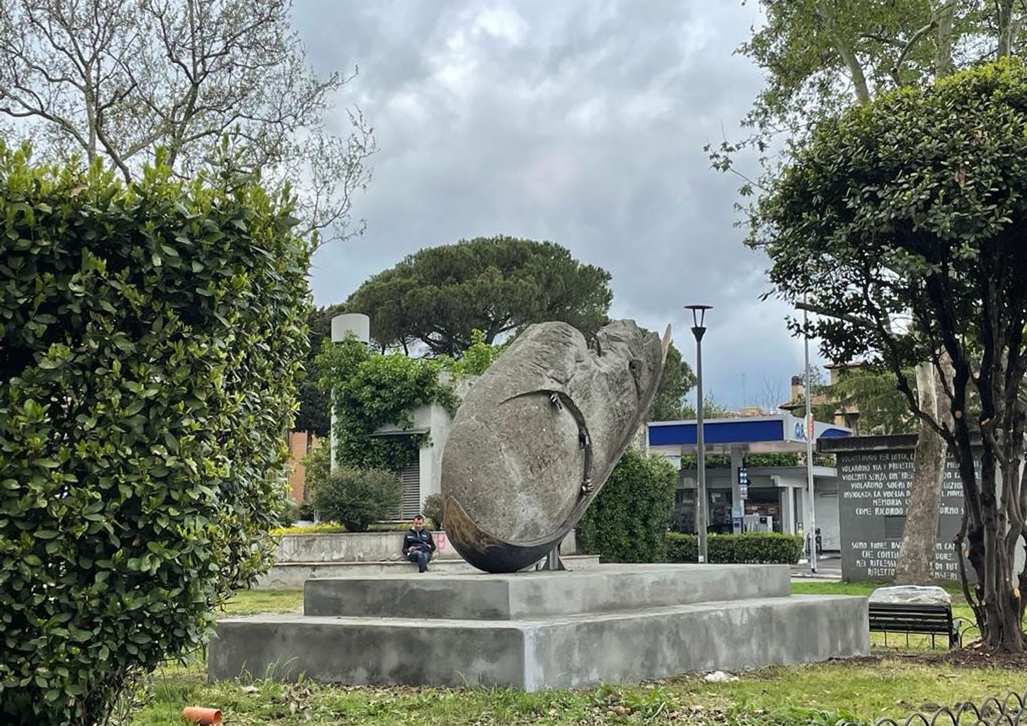 Monumento a Walter Rossi, Roma