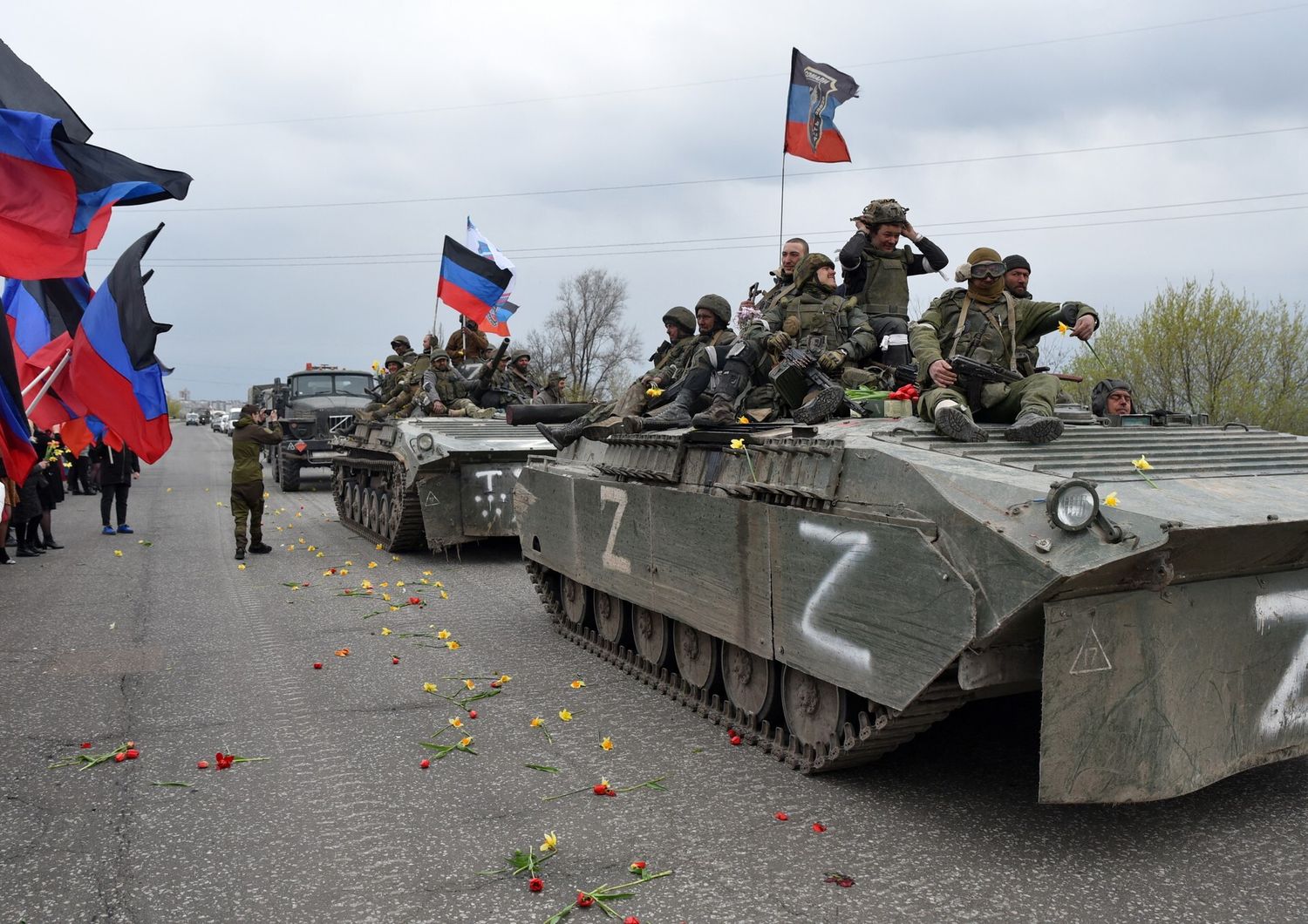Carri armati russi a Mariupol&nbsp;