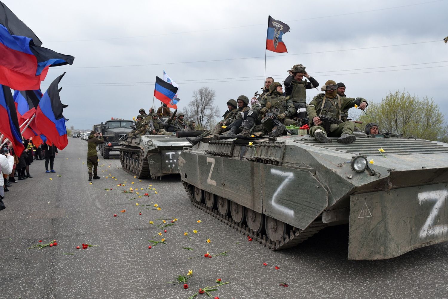 Carri armati russi a Mariupol&nbsp;