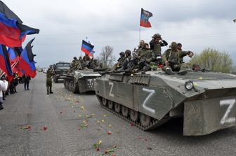 Carri armati russi a Mariupol&nbsp;