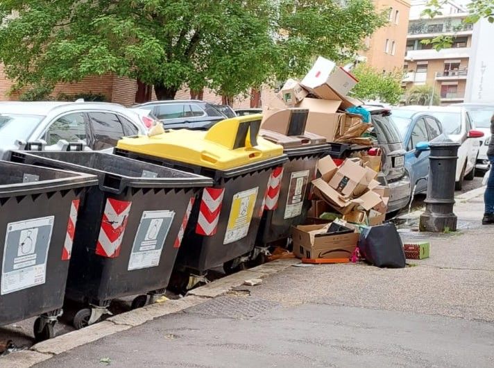 Rifiuti Roma, quartiere Trieste