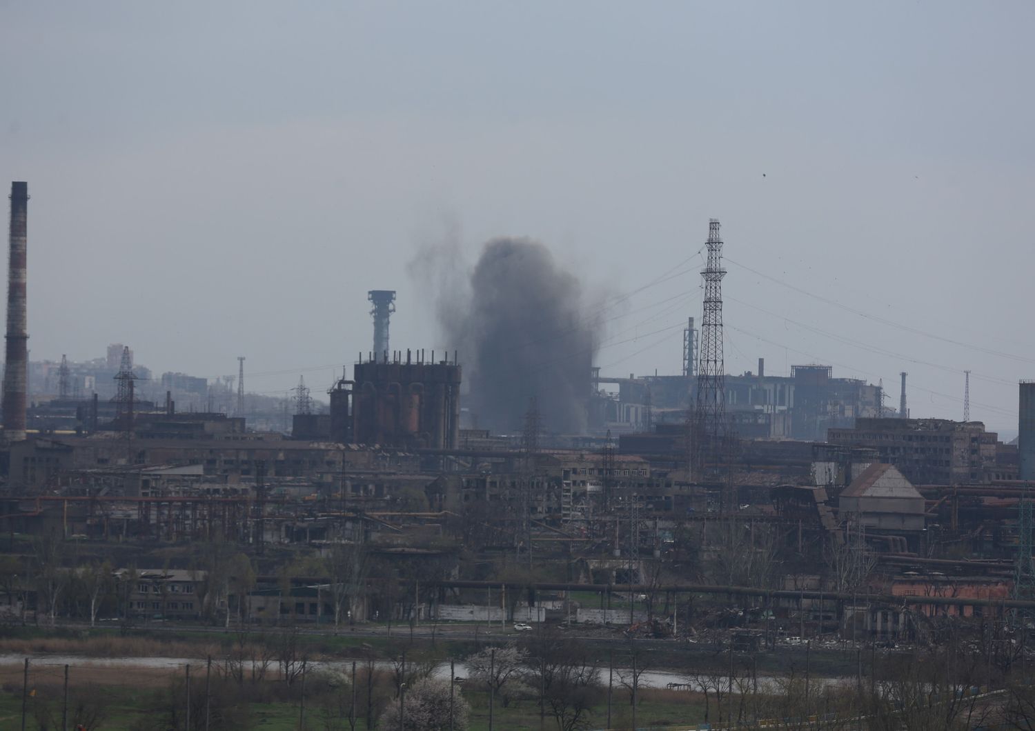 bombardamenti sull'acciaieira Azovstal di Mariupol&nbsp;