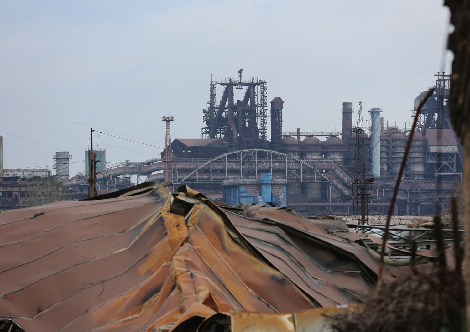 Una veduta dell'acciaieria Azovstal di Mariupol