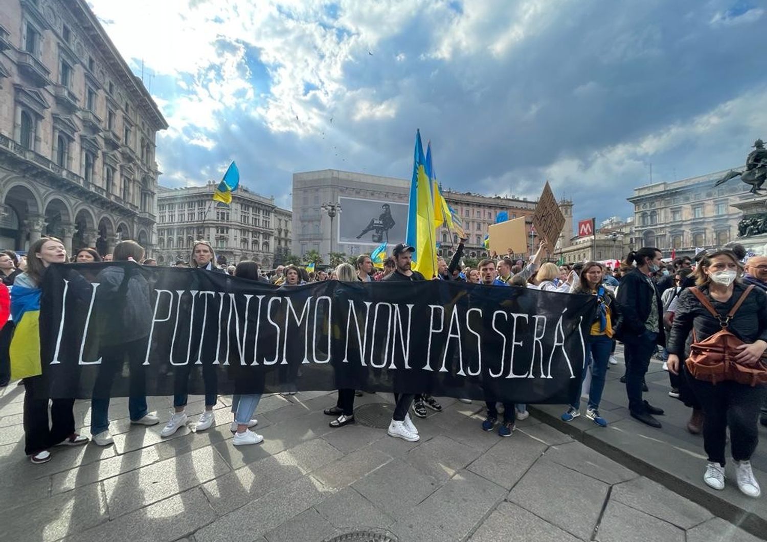 Corteo 25 aprile, pro Ucraina, a Milano