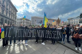 Corteo 25 aprile, pro Ucraina, a Milano