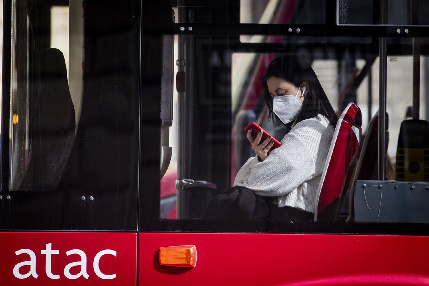 Mascherine sui mezzi pubblici
