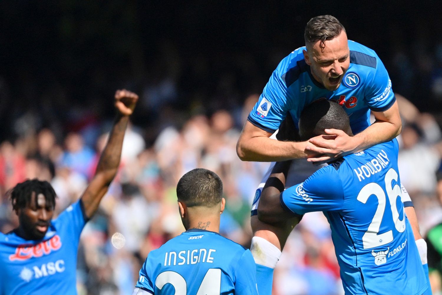 Napoli festeggia il 6-1 al Sassuolo