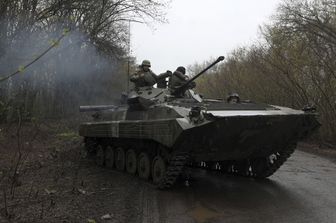 Carro armato ucraino nella zona di Izyum