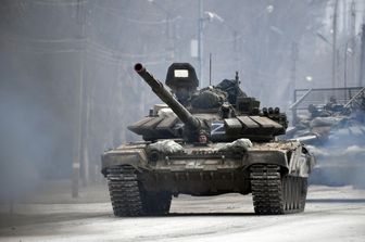 Un carro armato russo in Donbass