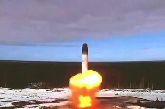 Il lancio di un missile balistico nucleare russo