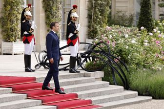 macron si insedia nuovo mandato francesi progetto repubblicano