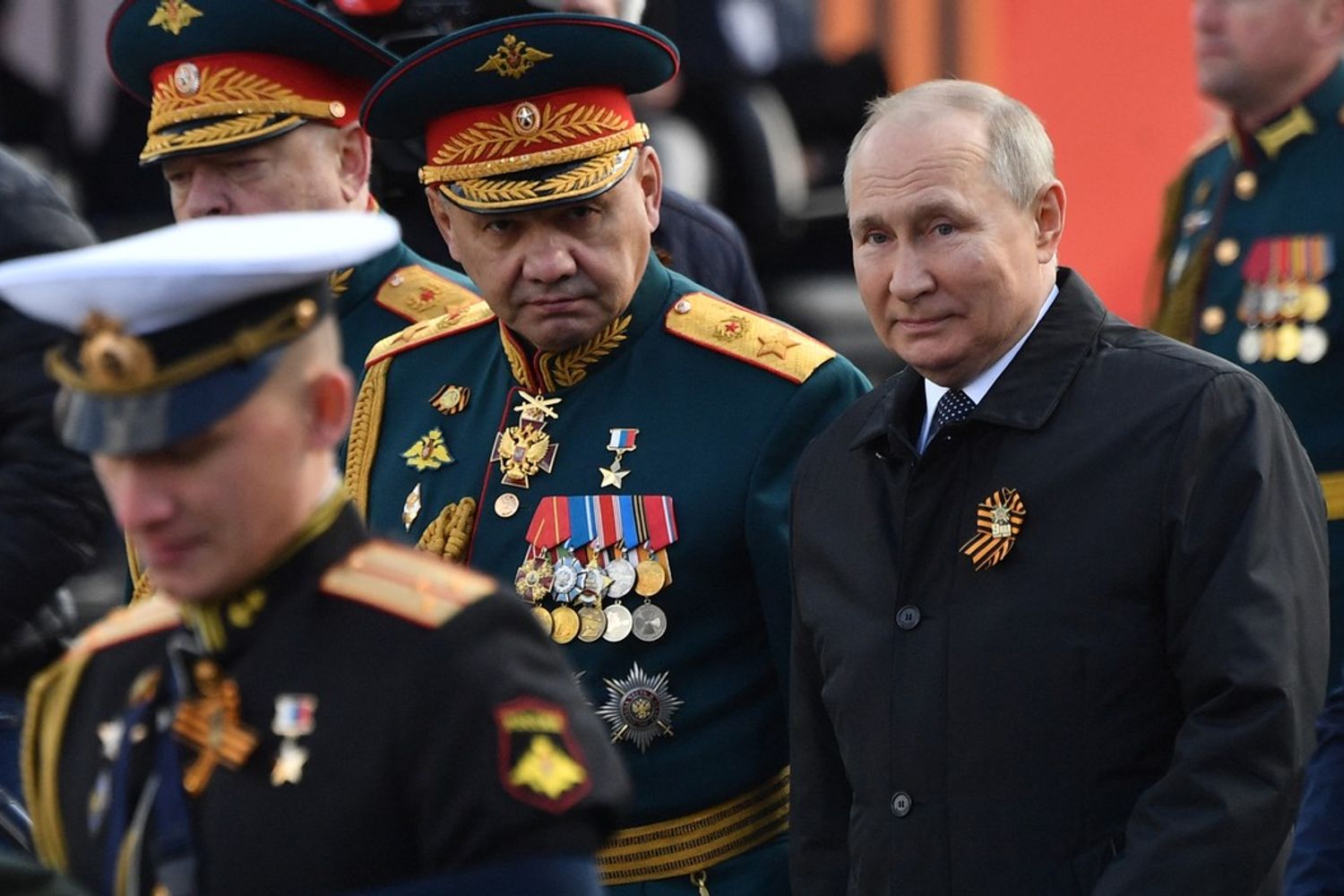 Il presidente Vladimir Putin e il ministro della Difesa russo Sergei Shoigu&nbsp;