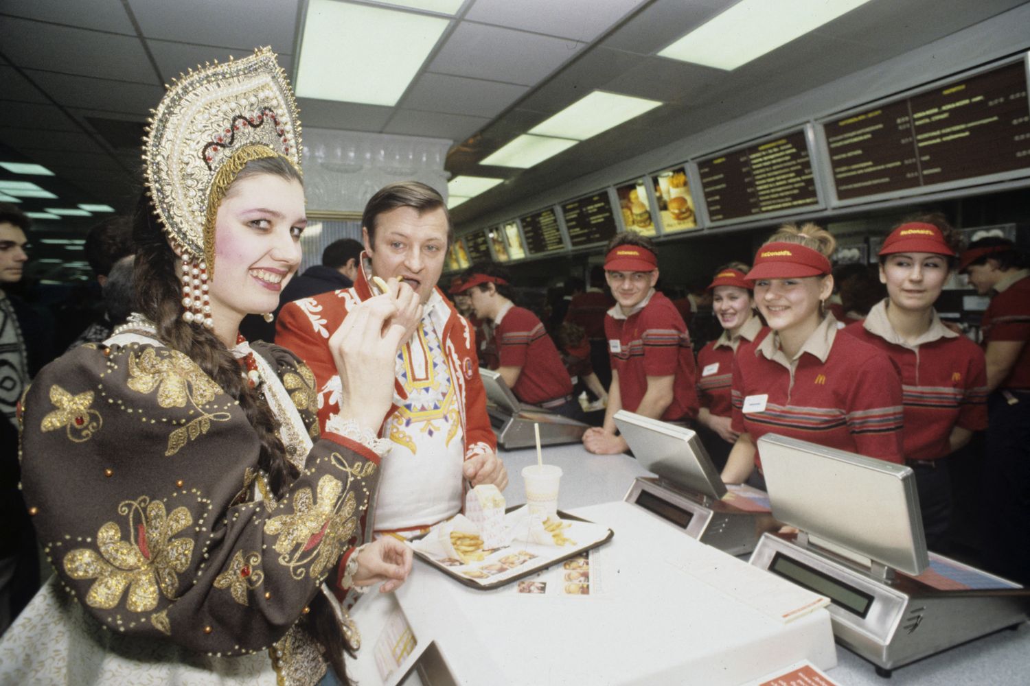 L'inaugurazione del primo McDonald's in Russia il 1 gennaio 1990