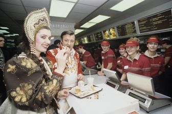 L'inaugurazione del primo McDonald's in Russia il 31 gennaio 1990