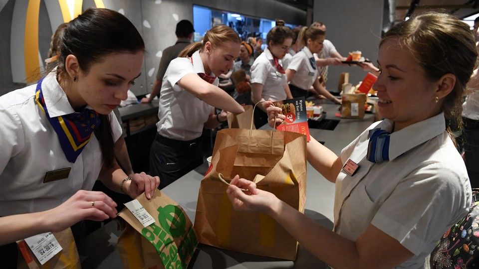 Trentamila persone parteciparono il 31 gennaio 2020 al trentennale dell'apertura del primo McDonald's in Russia&nbsp;
