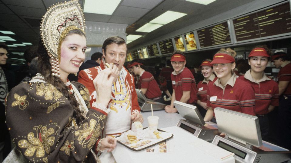 L'inaugurazione del primo McDonald's in Russia il 31 gennaio 1990