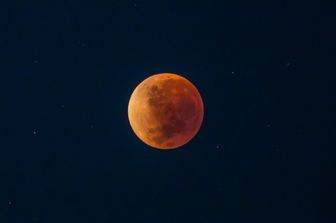 La Luna Rossa nel cielo di San Paolo, Brasile
