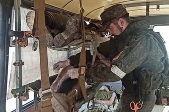 I militari ucraini evacuati da Azovstal&nbsp;