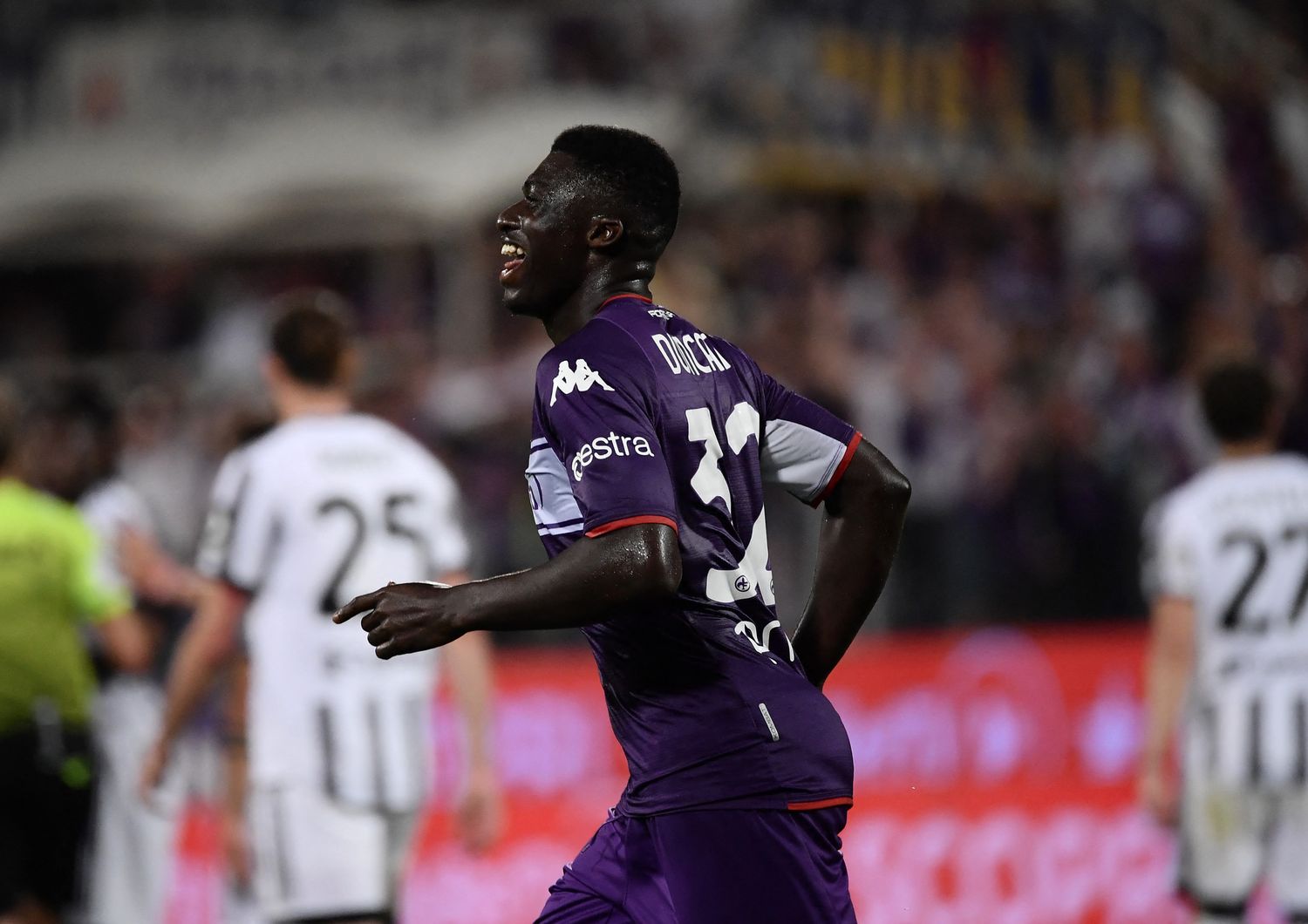 Alfred Duncan esulta dopo aver segnato il gol dell'1-0