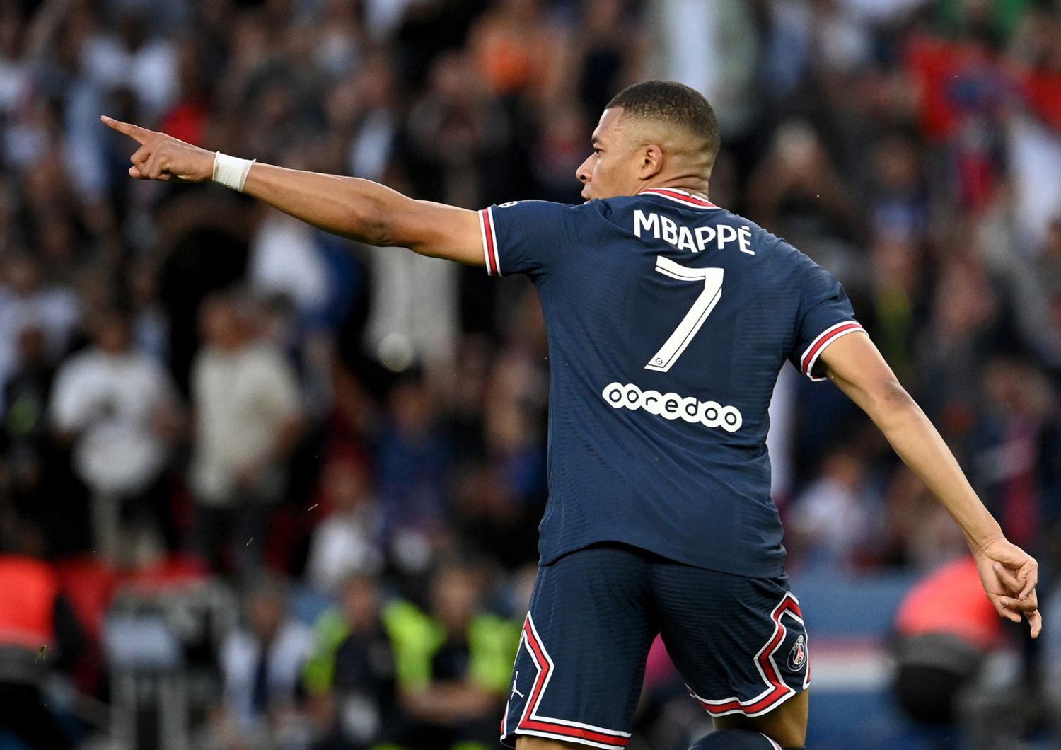 Kylian Mbapp&egrave;, supercontratto con il Psg fino al 2025