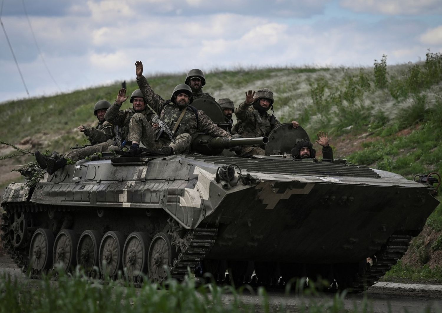 Caroo armato ucraino neipressi di Lysychansk &nbsp;
