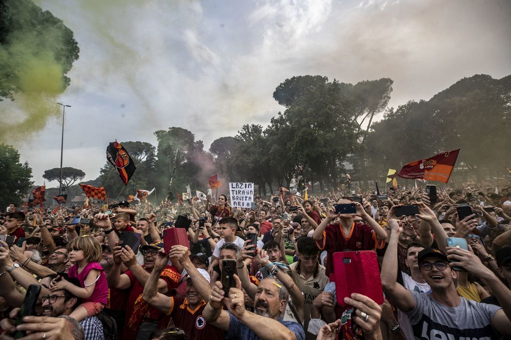Roma in festa per la vittoria in Conference League