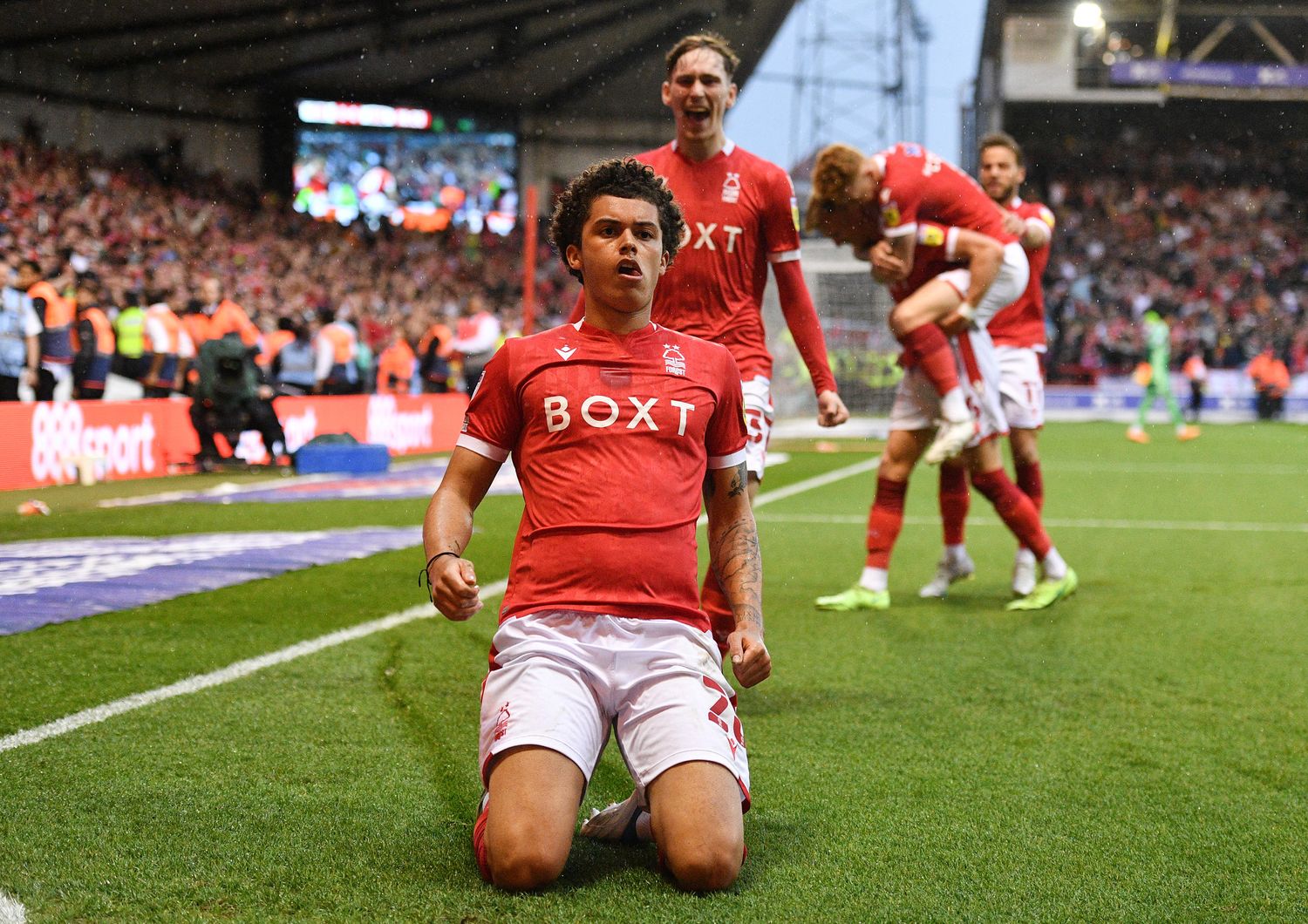Calcio Nottingham Forest torna in Premier League dopo 23 anni