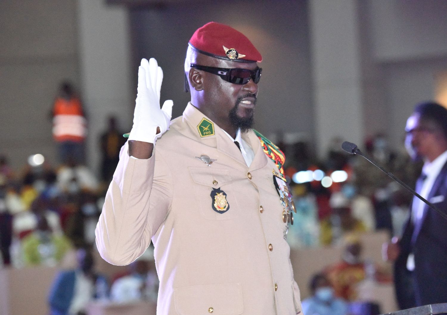 Il&nbsp;colonnello Mamady Doumbouya giura come presidente, nell'ottobre scorso