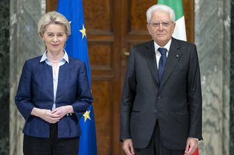 Il presidente Sergio Mattarella con la presidente della Commissione Europea Ursula von der Leyen&nbsp;