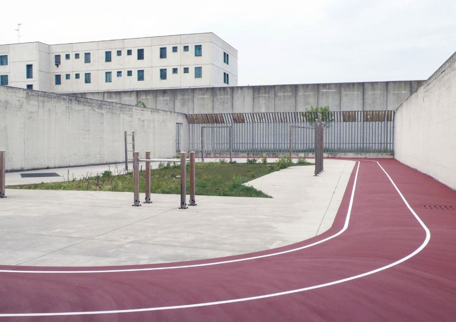 La pista di atletica nel carcere di Bollate