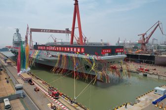 Il varo della portaerei cinese Fujian
