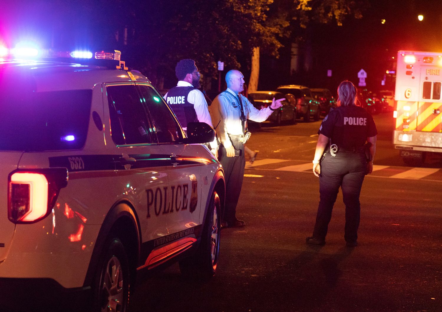 La polizia sul luogo della sparatoria a Washington