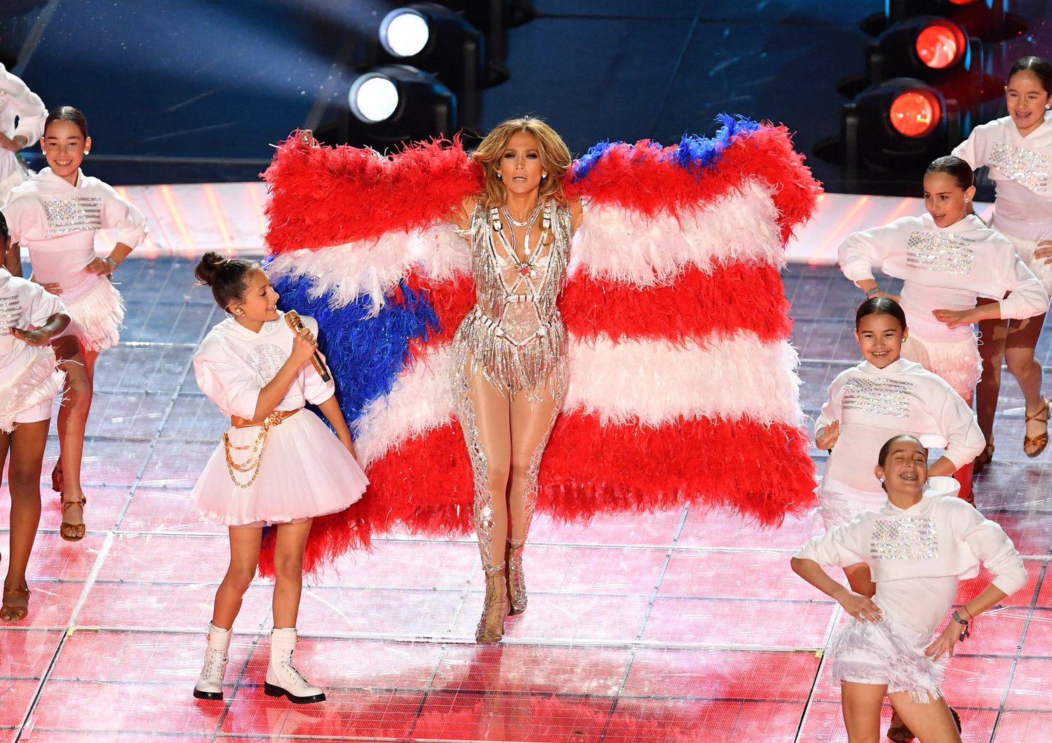 Jennifer Lopez con la figlia&nbsp;Emme Maribel Muniz in occasione dell'esibizione per il Super Bowl 2020